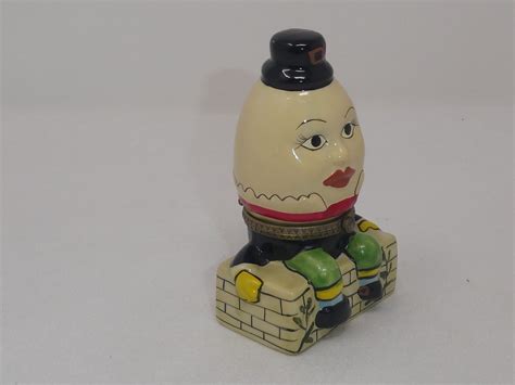 Vintage Humpty Dumpty Porcelain Hinged Trinket Pill Box 4612924887