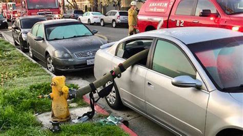 Para Evitar Esto Nunca Estacionar Frente A Un Hidrante