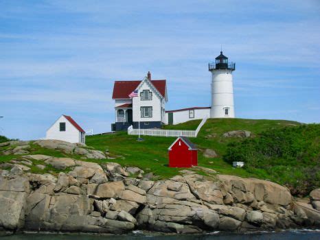 Solve Nubble Lighthouse Cape Neddick Point Maine Jigsaw Puzzle Online