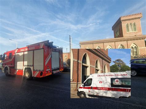 Donna Salvata Dallascensore Al Museo Del Tessile Di Busto Arsizio