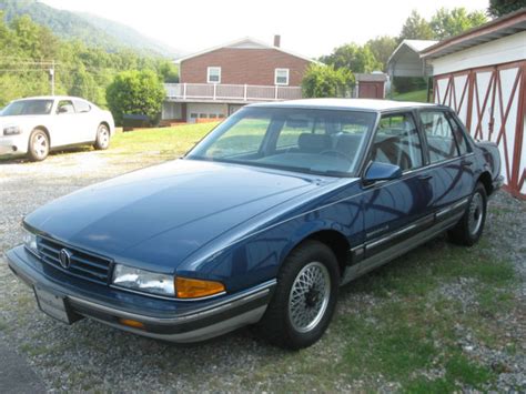 1990 Pontiac Bonneville Le Sedan 4 Door 38l Classic Pontiac