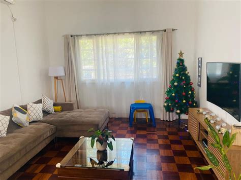 Vende se Moradia Geminada T2 Espaçosa na Polana HCM Moz Boladas