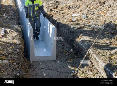 Drainage Road Work By Installing Precast U Shape Concrete Drain Stock