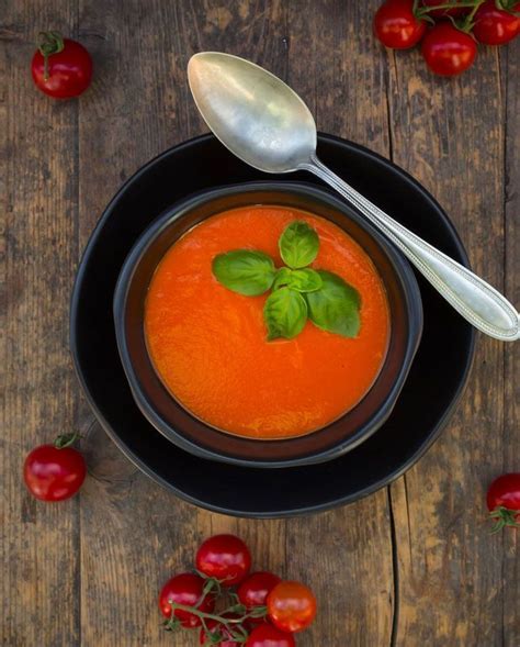 Soupe de tomate Thermomix pour 4 personnes Recettes Elle à Table