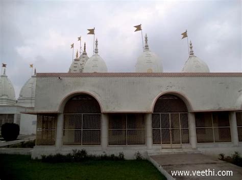 Lord Rishabh Dev Temple in Jambudweep, Hastinapur | Veethi