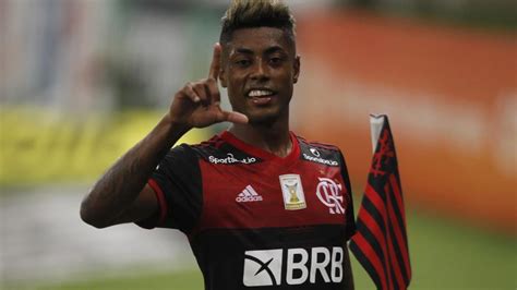 Vaza oferta do Palmeiras para fechar pré contrato Bruno Henrique