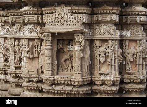 Carved Idols On The Outer Wall Of The Rudramala Or The Rudra Mahalaya