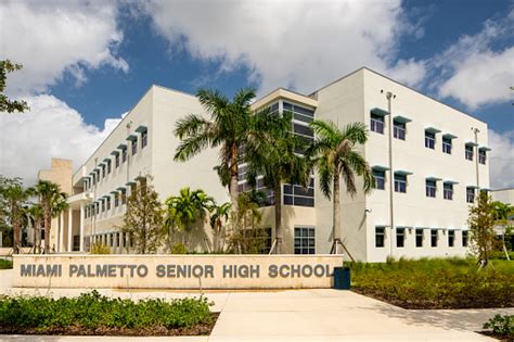 Miami Palmetto Senior High School Stock Photo - Download Image Now - High School, Miami, Blue ...