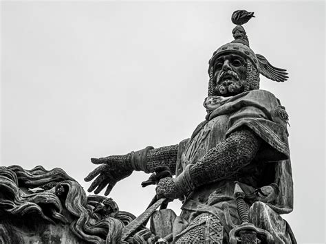 Statue King Jaime I Plaza D Alfons El Magnanimo Valen Flickr