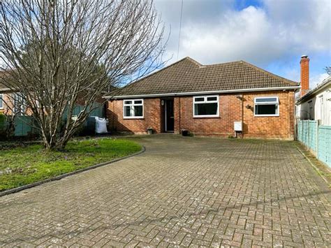 Wigmore Road Wigmore Rainham 5 Bed Detached Bungalow For Sale £575000