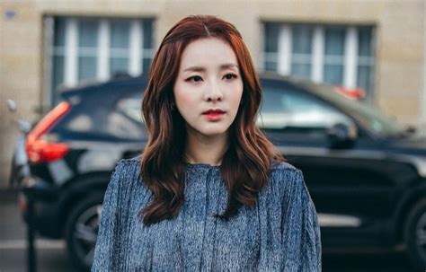 6 Looks Sandara Park Effortlessly Slayed During Paris Fashion Week