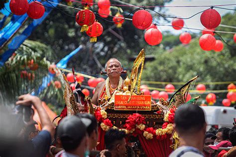 Kemeriahan Kirab Perayaan Cap Go Meh Di Jakarta