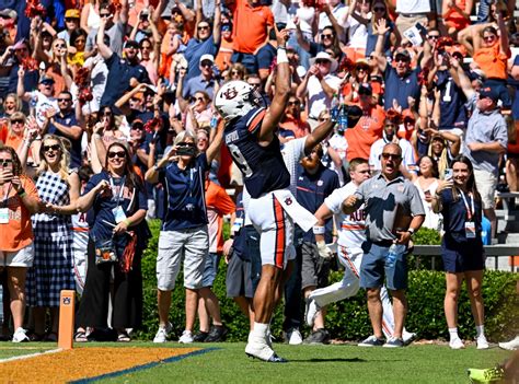 Auburn Football: Tigers to face Louisville in latest bowl projection