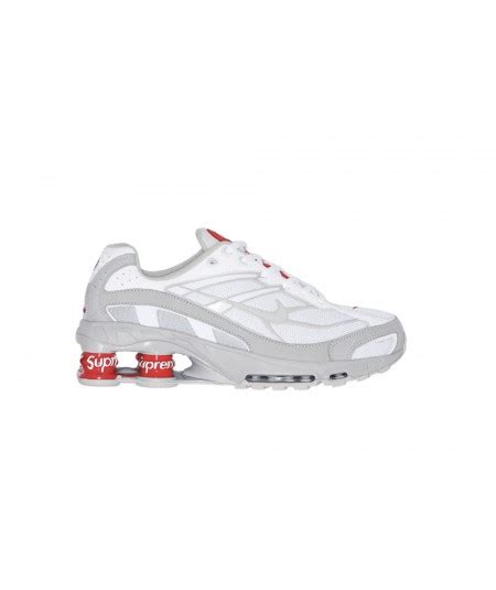 Nike Shox R4 X Supreme