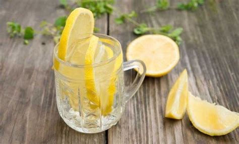 The Pros And Cons Of Drinking Lemon Water The Cop Cart