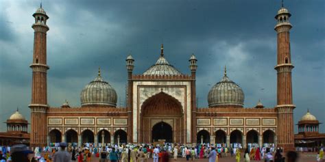 Visit These 5 Famous Mosques in Delhi