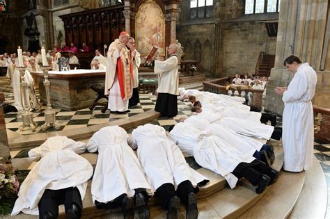 St Ndige Diakone F R Verheiratete Priester Und Diakoninnen