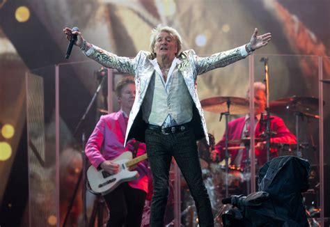 Castle Concerts An Emotional Night With Rod Stewart The Edinburgh