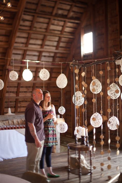 22-simpson-barn-johnston-iowa-wedding-photography - The Wedding Format