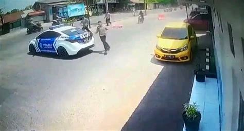 Adegan Kejar Kejaran Antara Pengemudi Dan Polisi Bak Film Action