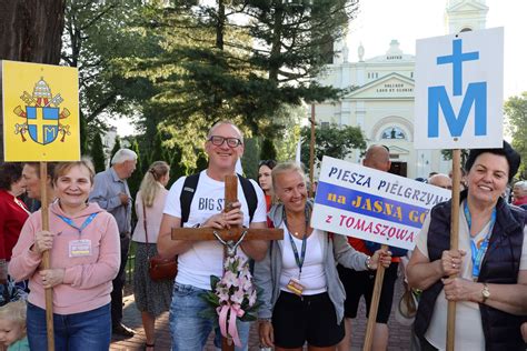 Wyruszyli Na P Tniczy Szlak Sanktuarium W Antoniego W Tomaszowie