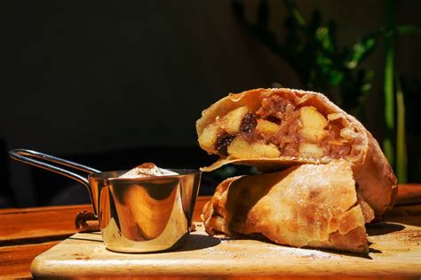 Strudel Aux Pommes Et Aux Noix Manger Francais