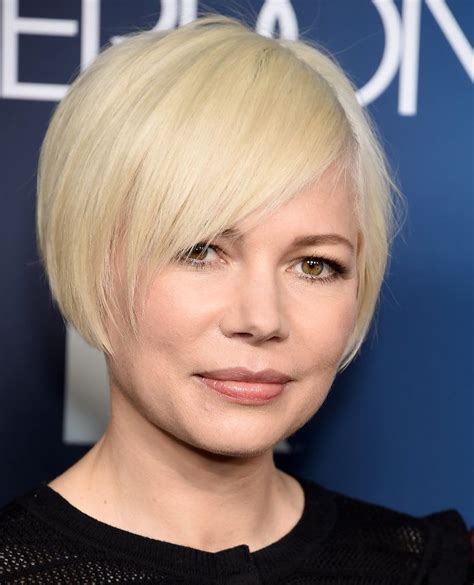 Stunning Platinum Bob Haircut By Michelle Williams