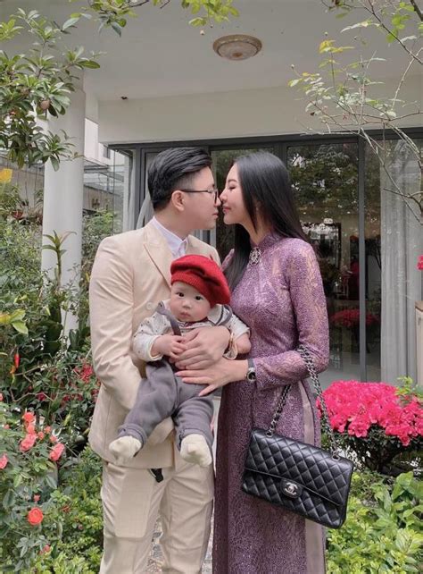 Con trai mới 8 tháng hot girl Vũ Ngọc Châm đã mang bầu lần 2 được 5 tuần