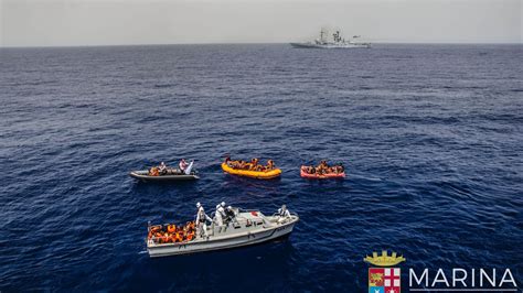 Flüchtlinge im Mittelmeer UNHCR befürchtet Hunderte Tote DER SPIEGEL