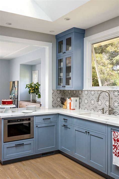 24+ Inspiring White Countertops With Blue Cabinets