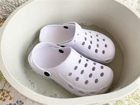 Cómo limpiar las crocs