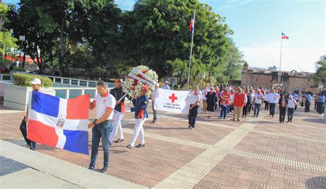 Cruz Roja Dominicana como cada año depositó la mañana de este jueves