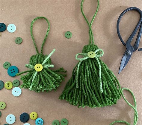 Diy Yarn Christmas Ornaments Made On Rd