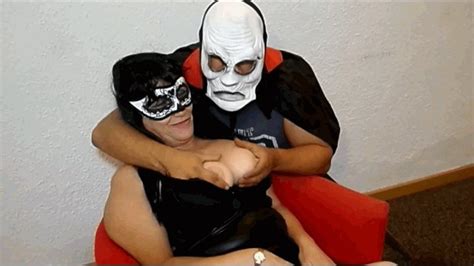 MILF DIVORCIADA EN UNA ORGIA ZUMBISEX Clips4sale