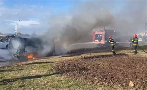 Incendiu pe DN 1 O mașină a luat foc lângă Aeroportul Băneasa