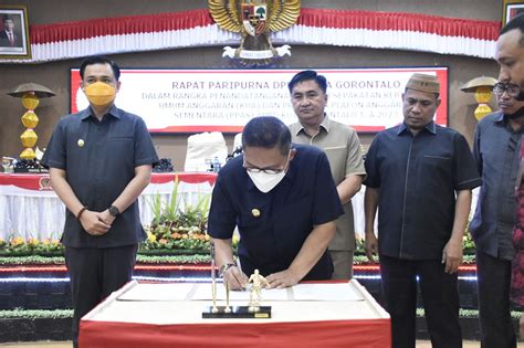 Wali Kota Gorontalo Menyampaikan Rancangan Kupa Ppas Apbd