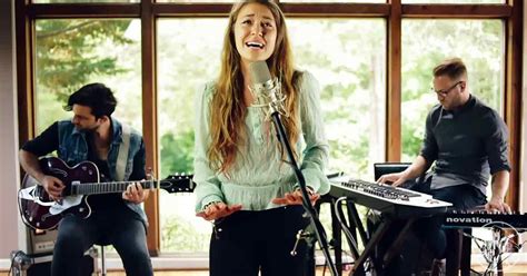 Experience Lauren Daigles Worshipful Live Performance And Testament Of Faith Wwjd