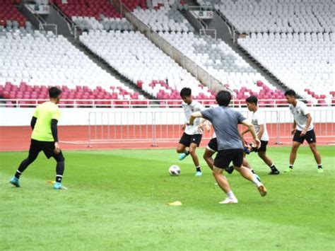 Foto Presiden Jokowi Temui Pemain Timnas U 20 Di Stadion Utama Gbk