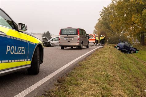 Der VW Polo des 24 Jährigen wurde durch den Aufprall stark zerstört