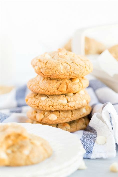 White Chocolate Macadamia Cookies - Bunny's Warm Oven