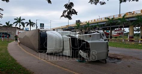 Hoy Tamaulipas Tamaulipas Trailer Que Transportaba Toneladas De