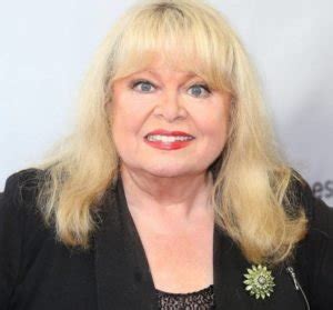 Sally Struthers Weight Loss [2024]: Before and After