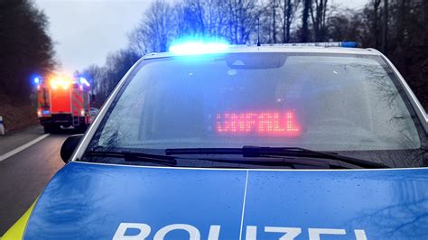 Radfahrer Aus Marsberg Stirbt Nach Unfall Mit Lastwagen