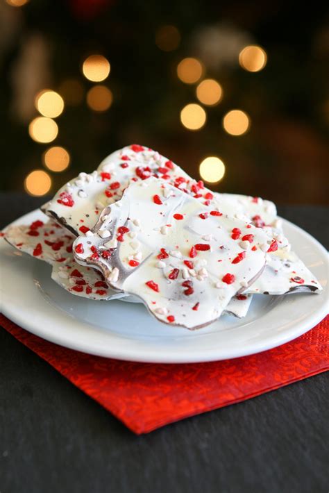 Easy Christmas Peppermint Bark Mama Loves To Eat