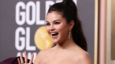 Selena Gomez Becomes Instagram Most Followed Woman Once More Bbc