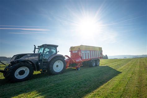 EUROPROFI COMBILINE Mehrzweck Rotor Ladewagen PÖTTINGER International