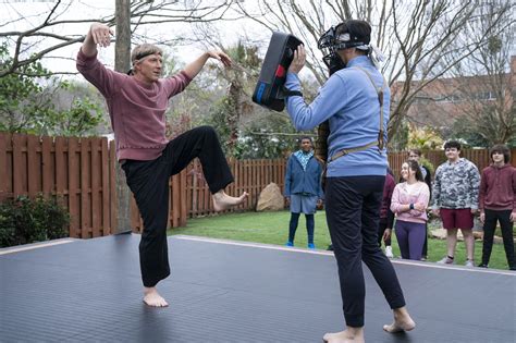 Cobra Kai Quarta Temporada Ganha Imagens Exclusivas Chippu