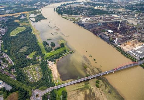 Duisburg Aus Der Vogelperspektive Uferbereiche Mit Durch Hochwasser