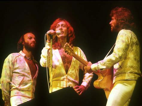 Barry Gibb El último De Los Bee Gees Que Llora La Muerte De Sus