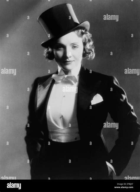 Marlene Dietrich Black And White Stock Photos And Images Alamy